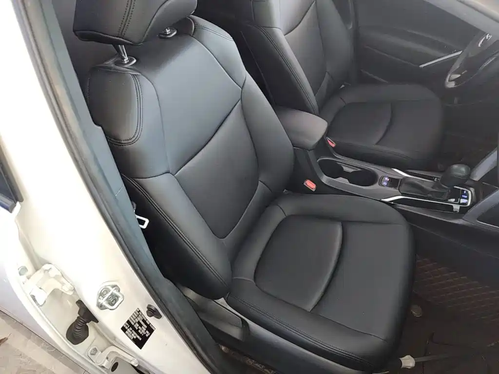 Toyota Corolla Cross — миниатюра 25