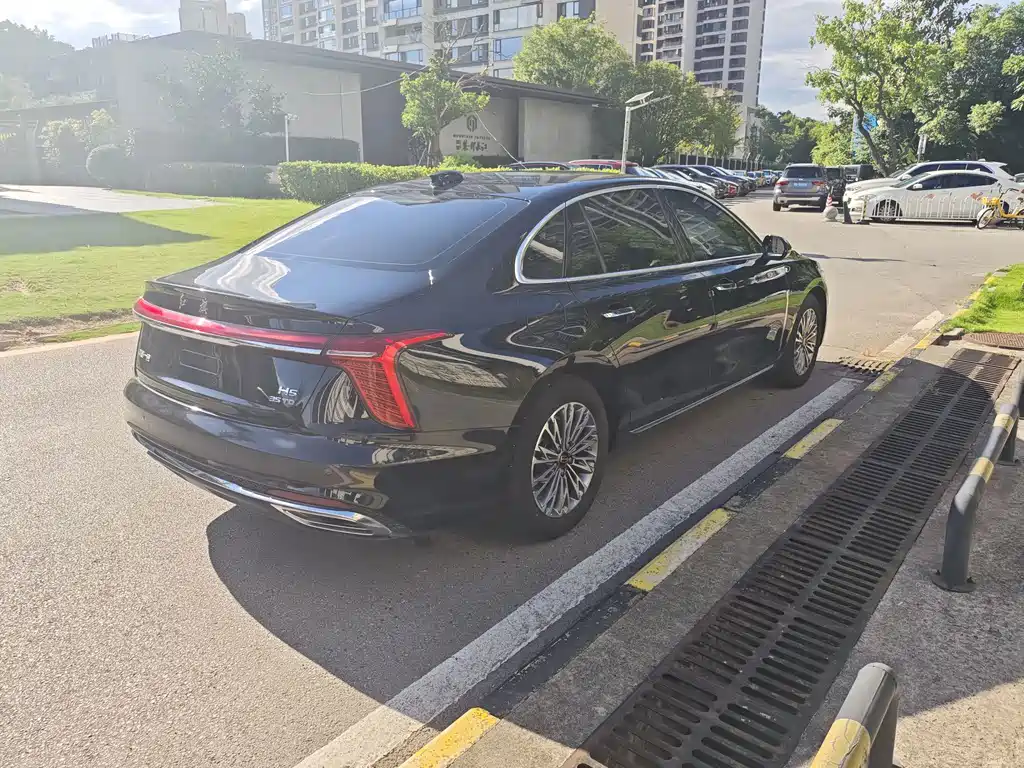 Hongqi Hongqi H5 — миниатюра 7