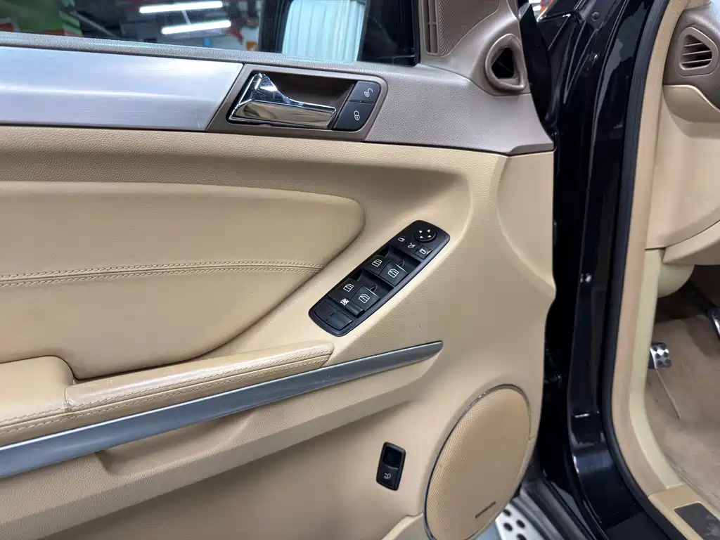 Mercedes-Benz M A MG M AMG 2011 AMG ML 63