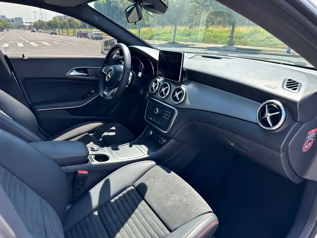 Mercedes-Benz CLA (Import) — миниатюра 15