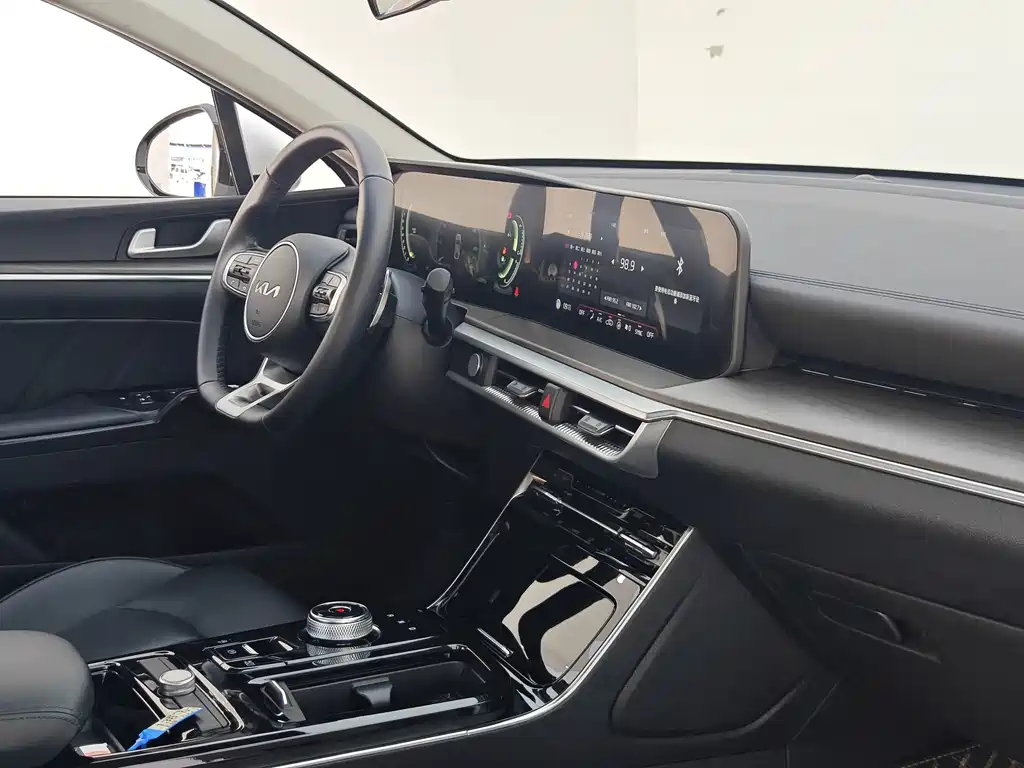Kia K5 — миниатюра 11