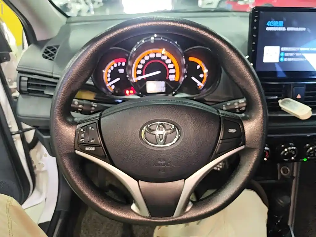 Toyota Yaris L — миниатюра 11
