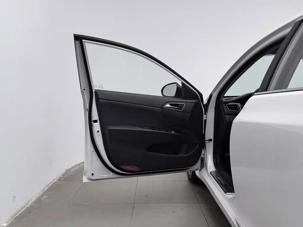 Hyundai Mistra — миниатюра 8