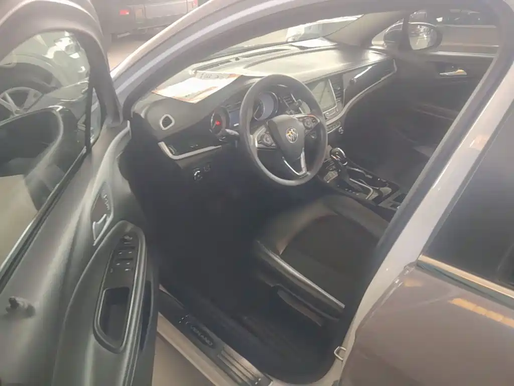 Buick Verano — миниатюра 16