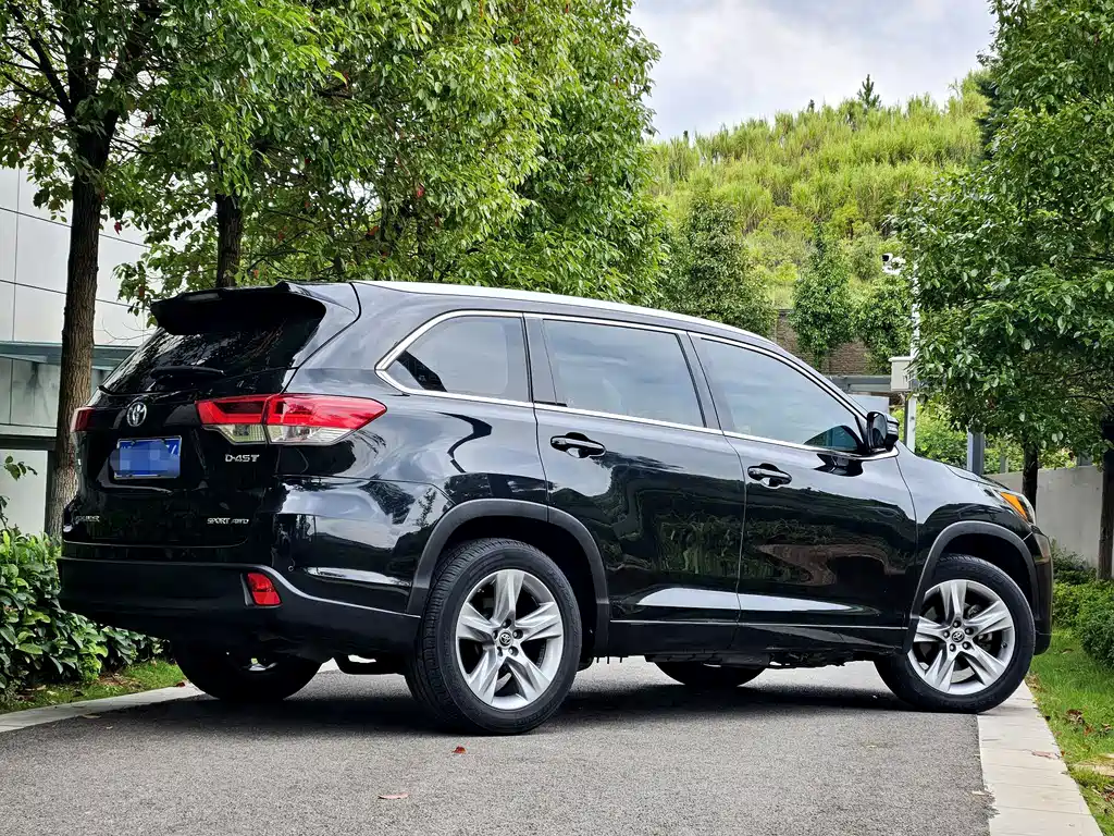 Toyota Highlander — миниатюра 10