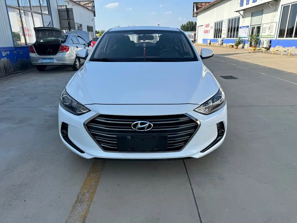 Hyundai Elantra — миниатюра 2