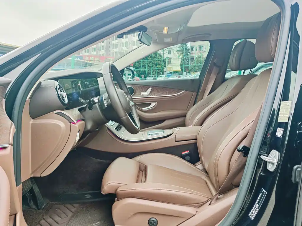 MERCEDES-BENZ E CLASS