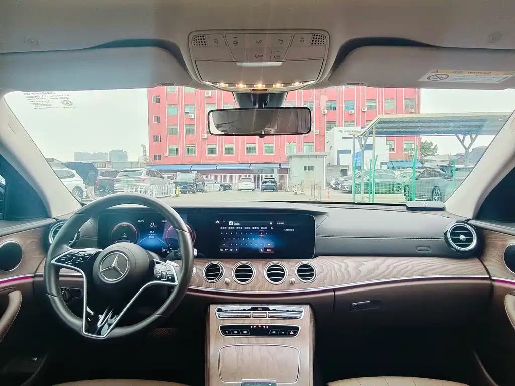 MERCEDES-BENZ E CLASS