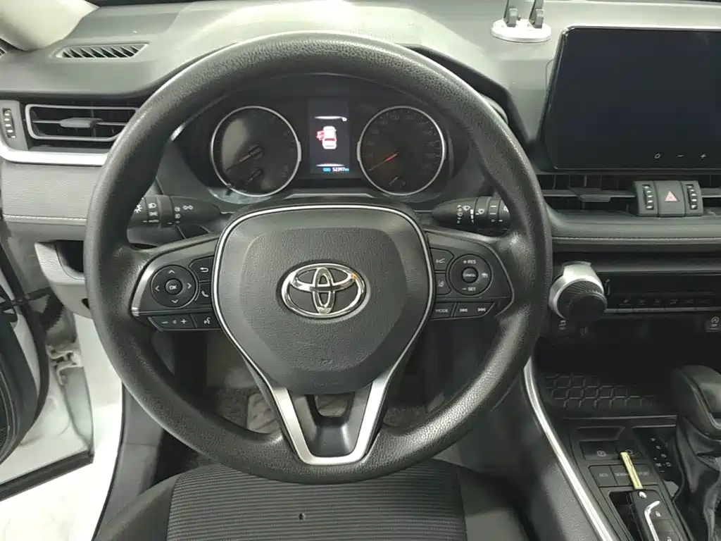 Toyota RAV4 — миниатюра 11