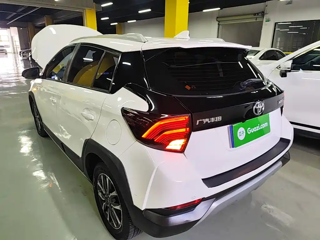 Toyota Yaris L — миниатюра 5