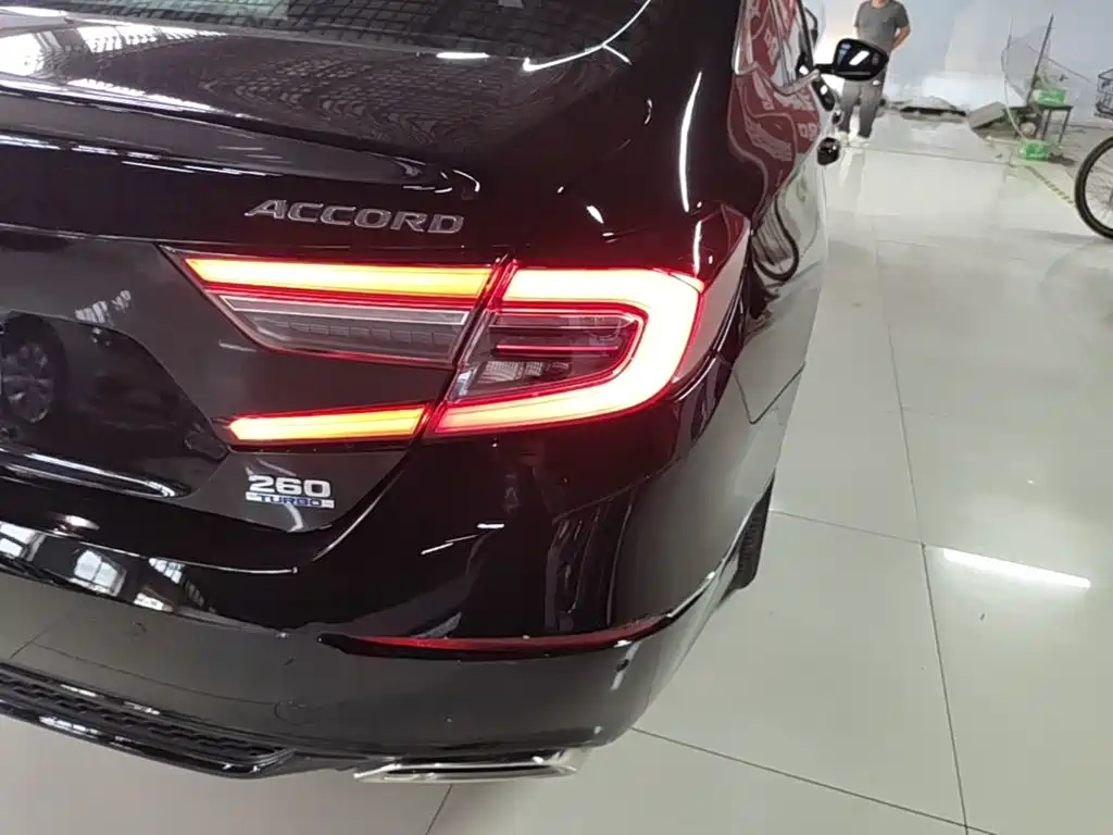 Honda Accord — миниатюра 8