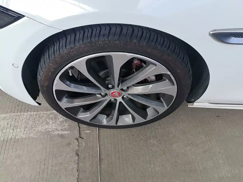 Jaguar XEL — миниатюра 23