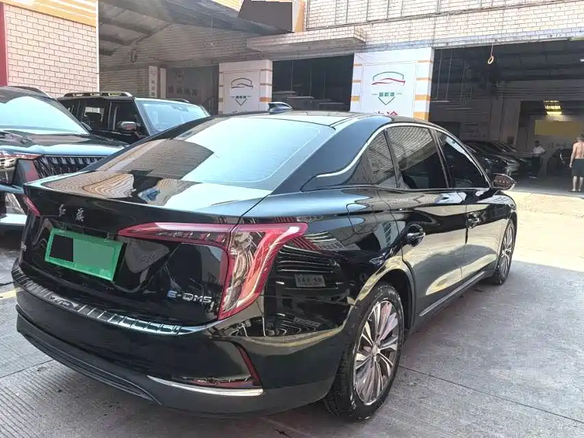 Hongqi Hongqi E-QM5 — миниатюра 4