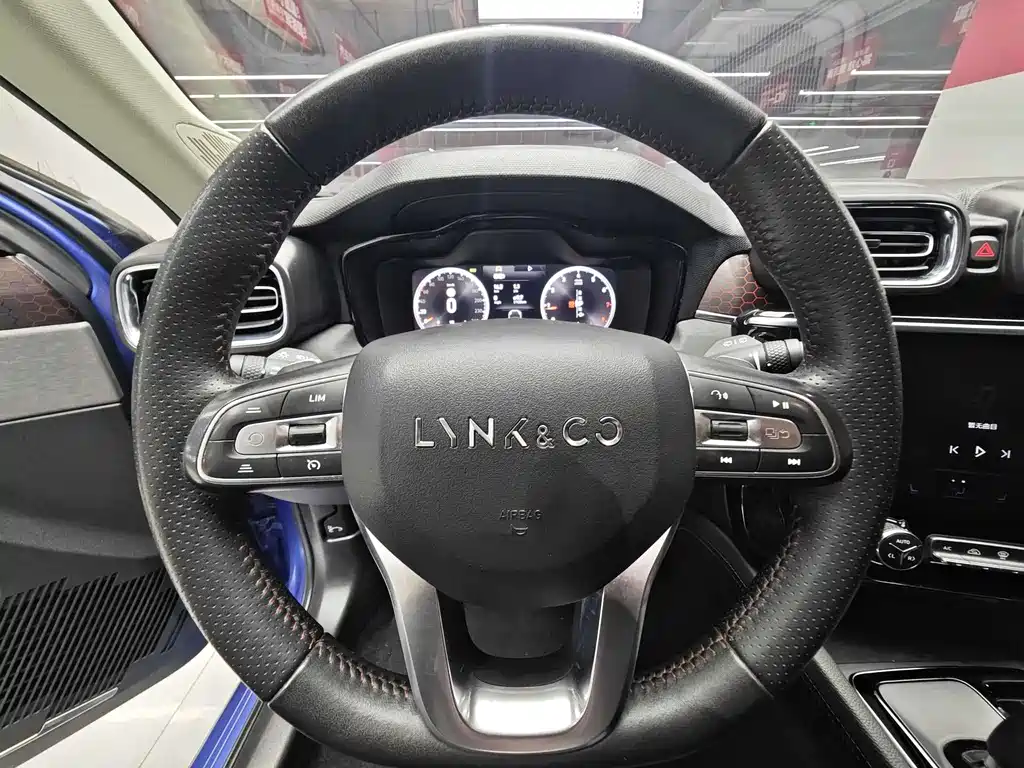 Lynk & Co 02 2019 2.0T AT Pro VI