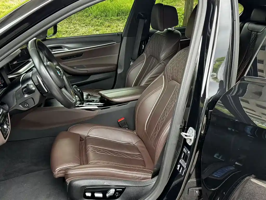 BMW 5 Series (Import) — миниатюра 4