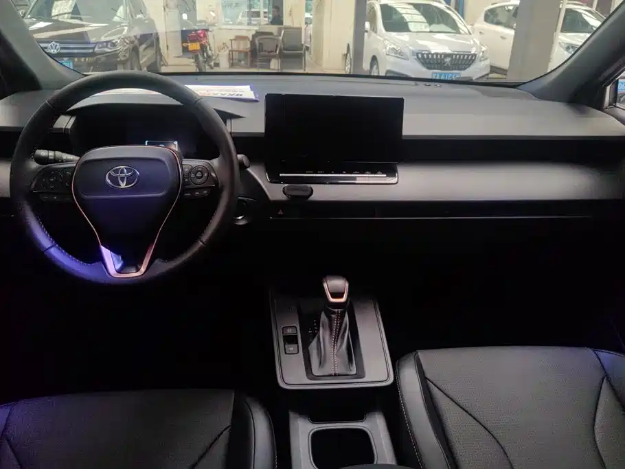 Toyota Corolla Cross — миниатюра 12