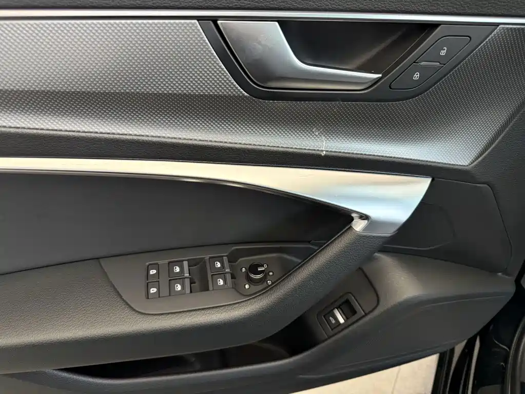Audi A6L — миниатюра 9