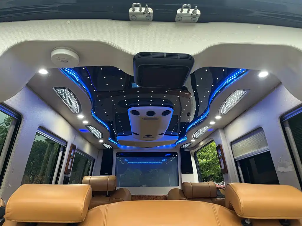 Mercedes-Benz Sprinter — миниатюра 14