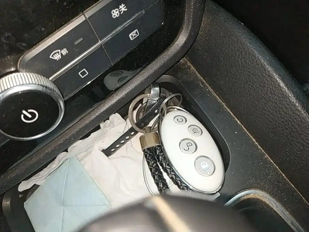BYD MAX — миниатюра 9