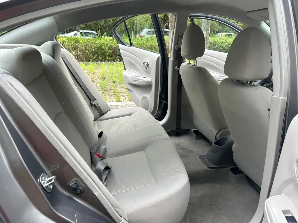 Nissan Sunny — миниатюра 10