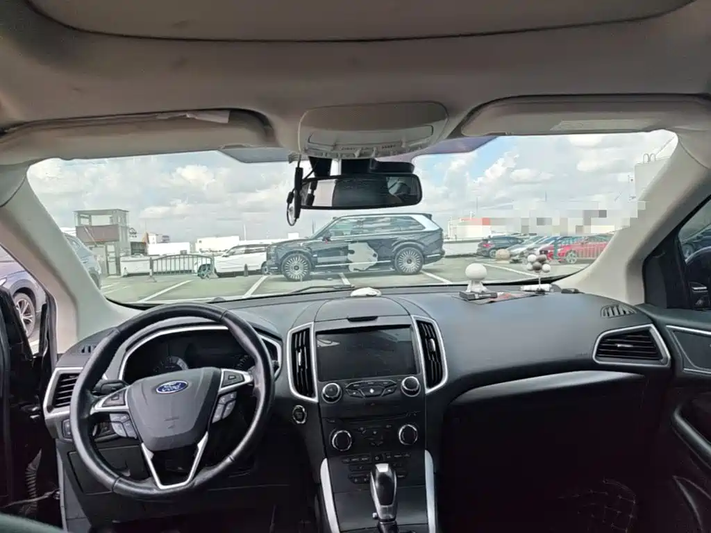 Ford Edge — миниатюра 18