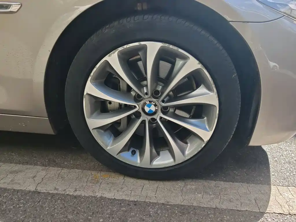 BMW 5 Series — миниатюра 8