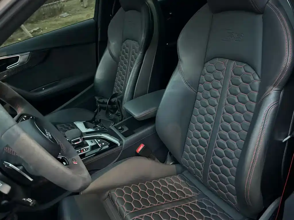Audi RS 4 — миниатюра 5