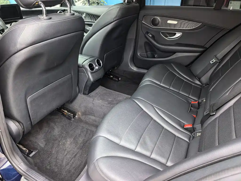 Mercedes-Benz C-Class — миниатюра 13