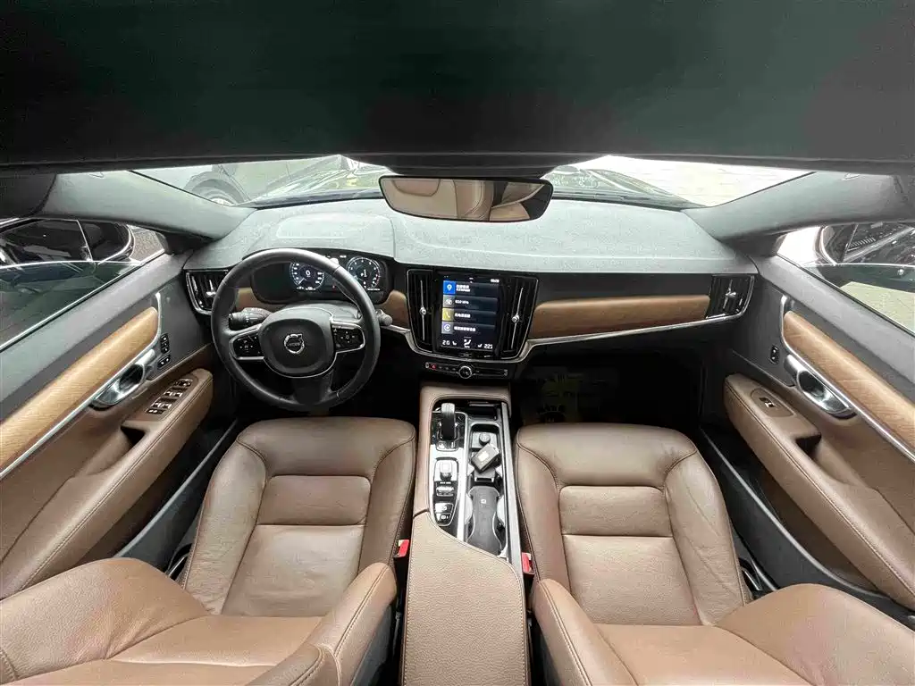 Volvo S90 — миниатюра 2