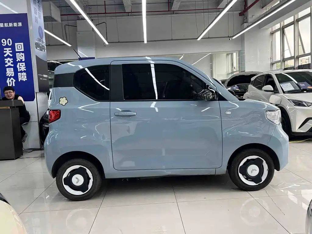 Wuling MINIEV — миниатюра 6