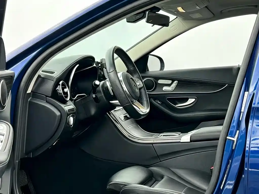 Mercedes-Benz C-Class — миниатюра 4