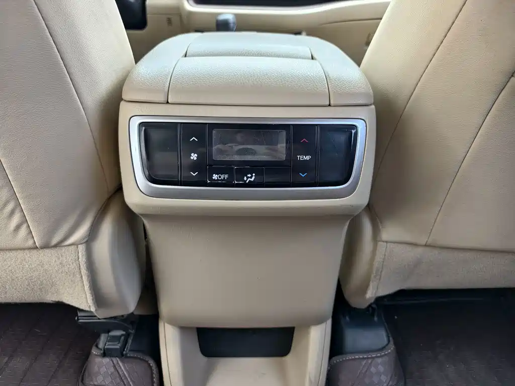 Toyota Highlander — миниатюра 19