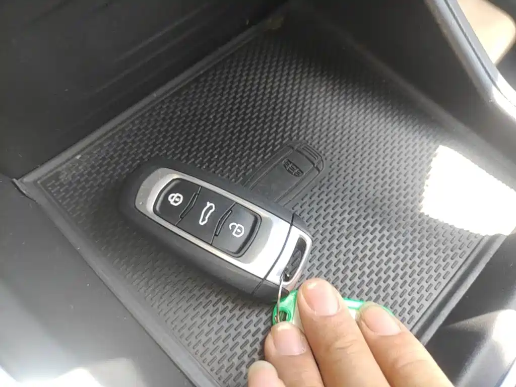 Geely Vision X3 — миниатюра 8