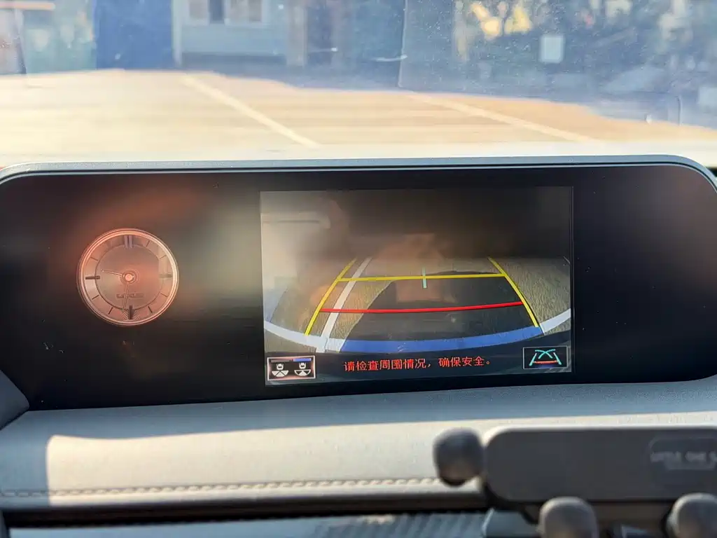 Lexus UX New Energy — миниатюра 12