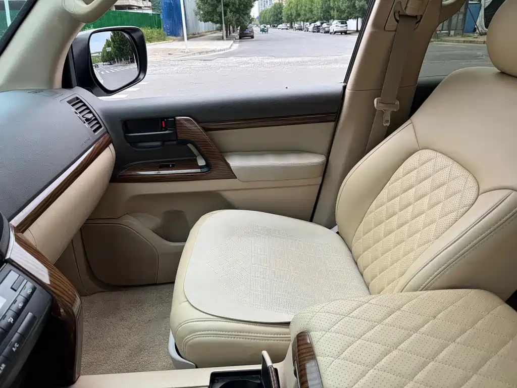 Toyota Land Cruiser — миниатюра 17