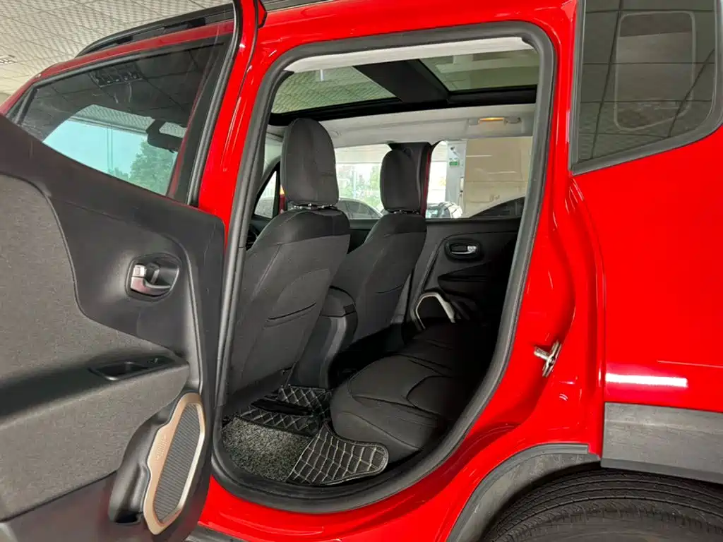 Jeep Renegade — миниатюра 8
