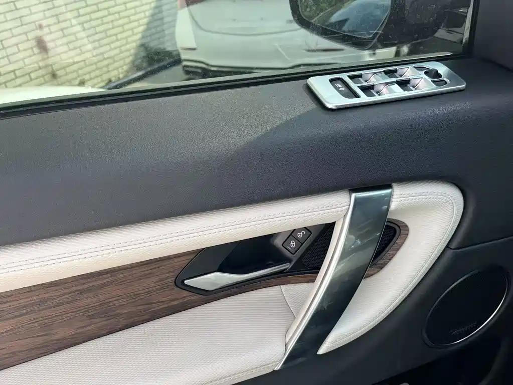 Land Rover Discovery Sport — миниатюра 5