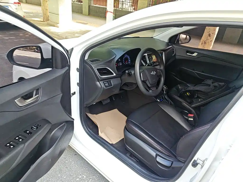 Hyundai Verna — миниатюра 16