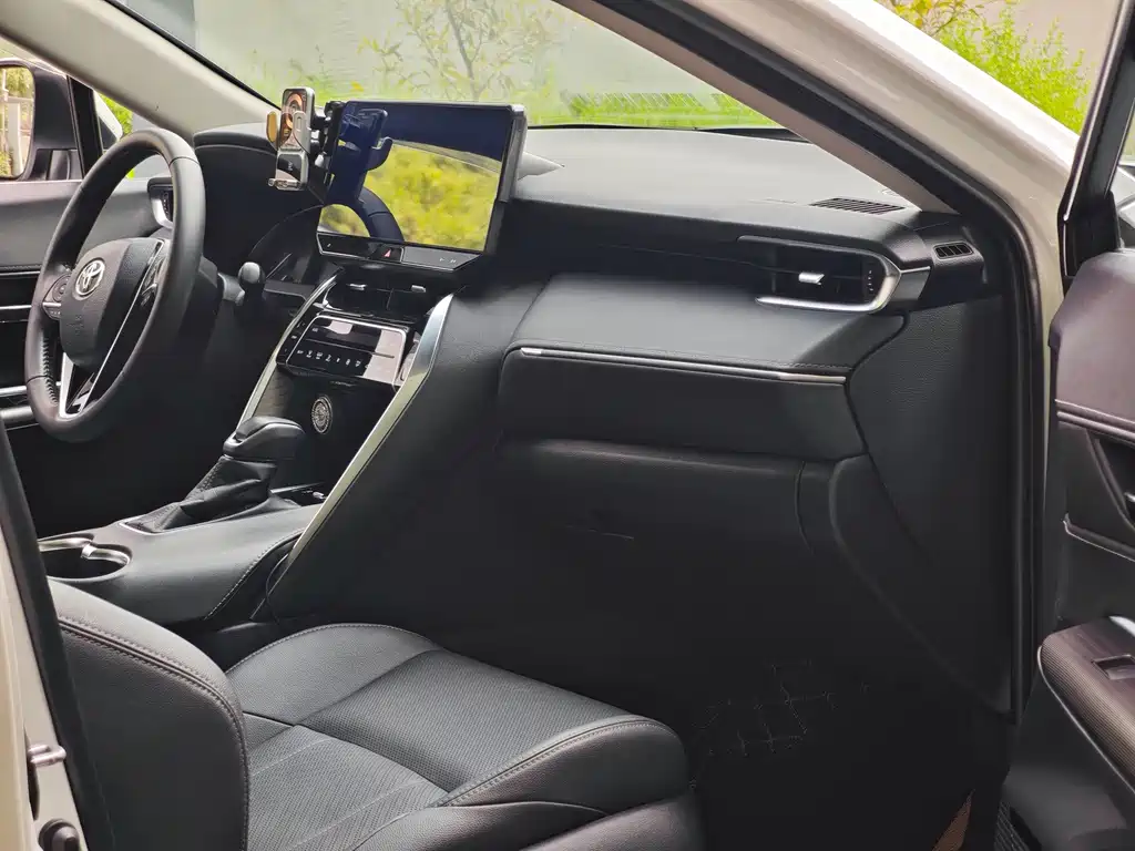 Toyota Harrier — миниатюра 10