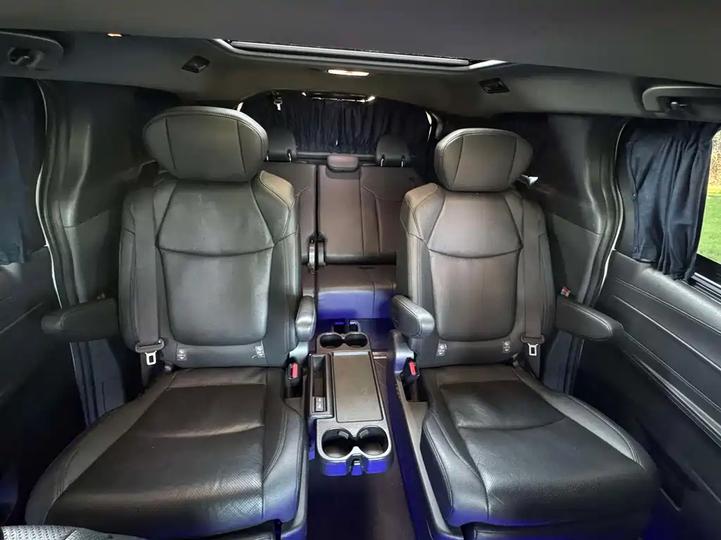 Toyota Granvia — миниатюра 5