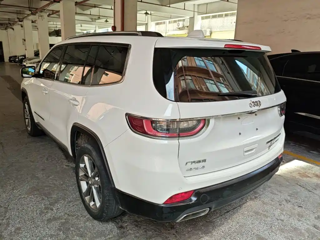 Jeep Grand Commander — миниатюра 5