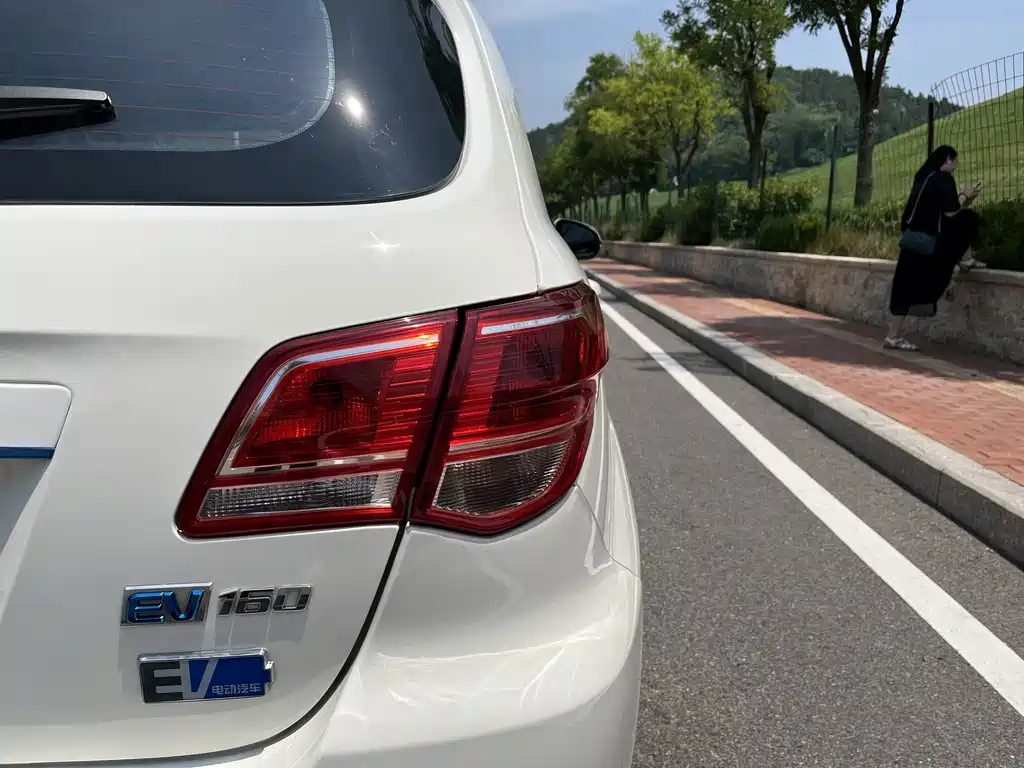 BAIC New Energy EV — миниатюра 27