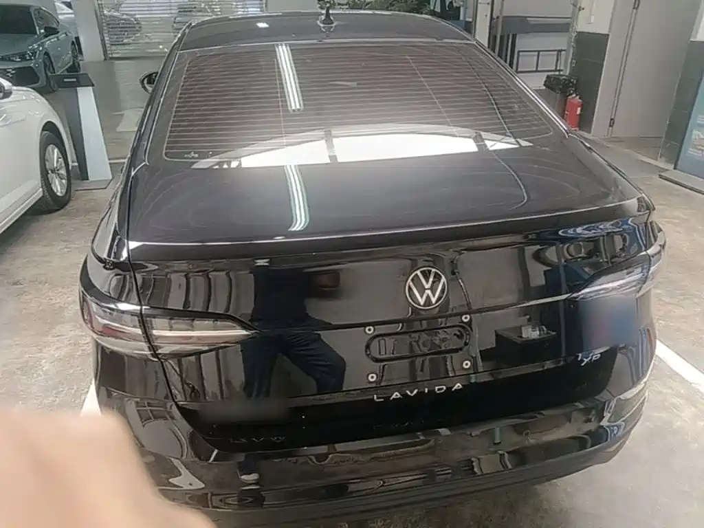 Volkswagen Lavida — миниатюра 6
