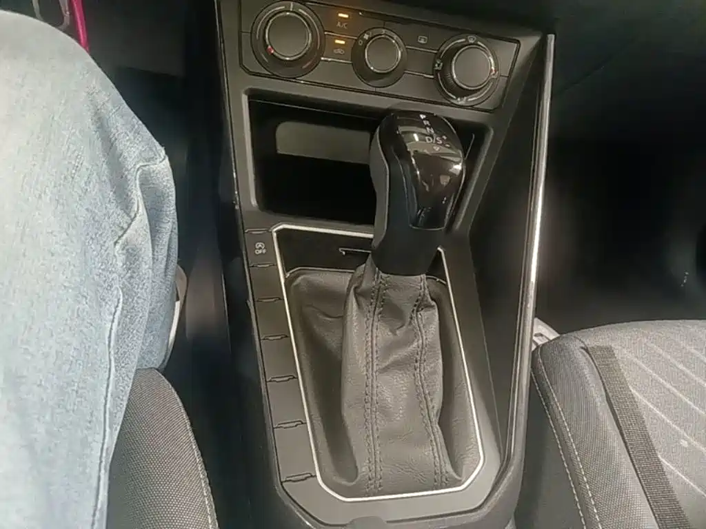 Volkswagen Lavida — миниатюра 14