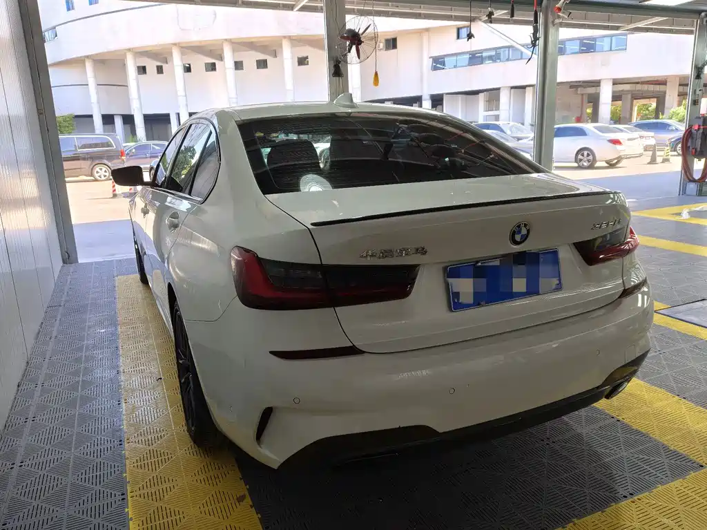 BMW 3 Series — миниатюра 14