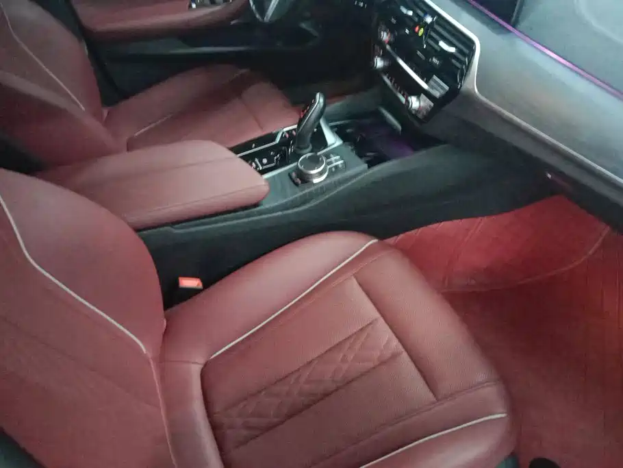 BMW 5 Series — миниатюра 8