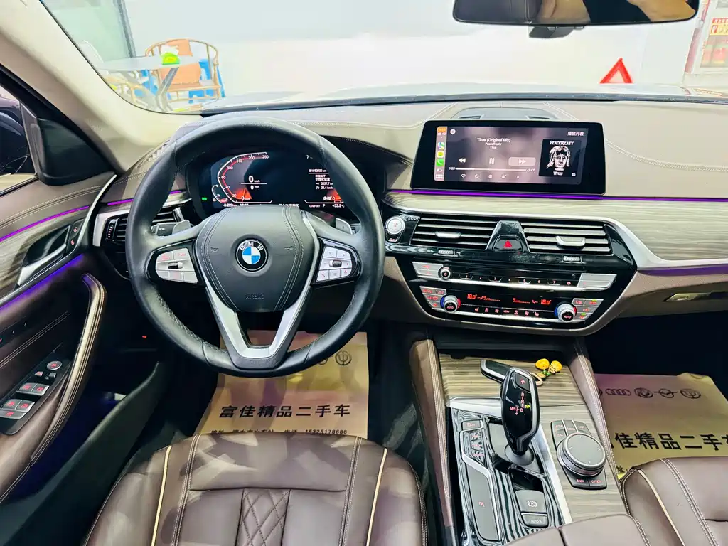 BMW 5 Series — миниатюра 11