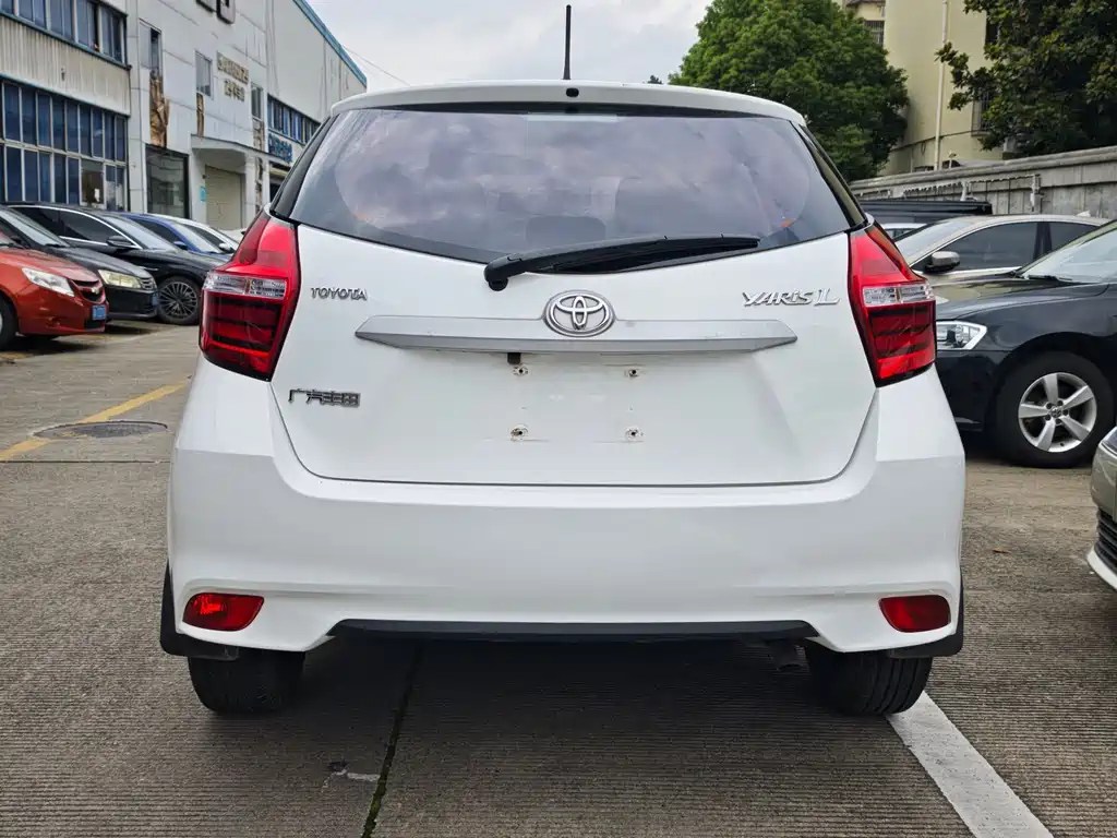 Toyota Yaris L — миниатюра 5