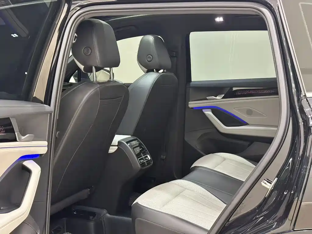 Volkswagen Tiguan L — миниатюра 5