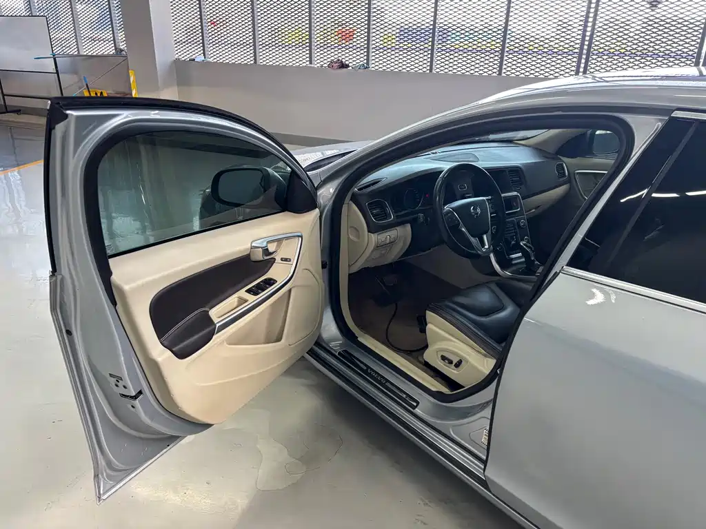 Volvo S60 — миниатюра 9